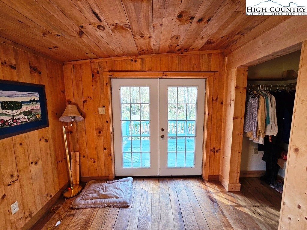 115 Little Horse Path Lansing, NC 28643 - Photo 21 of 33 a view of entryway with wooden floor