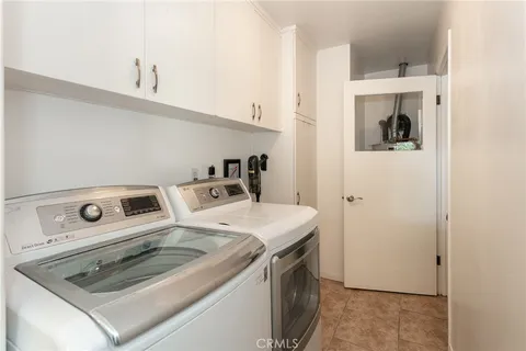 $880,000 | 21000 Elkwood Street, Canoga Park, CA 91304