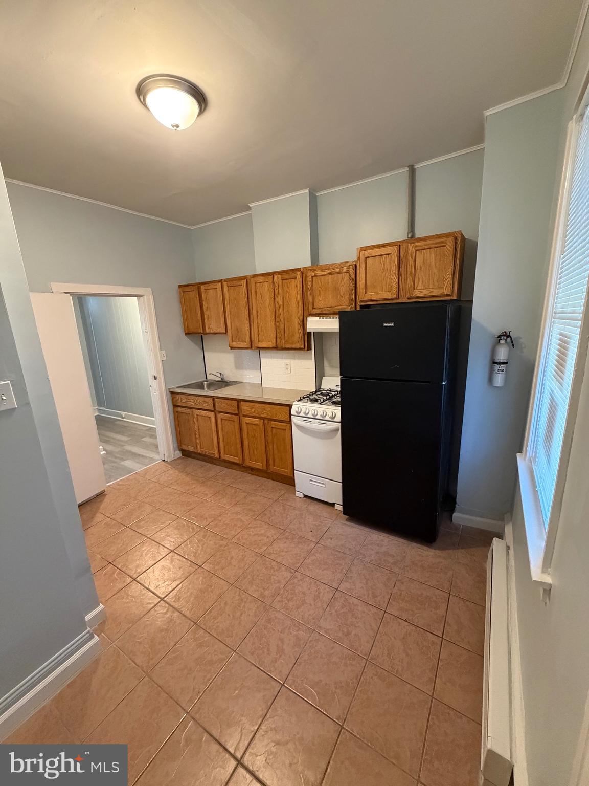 671 Long Lane, Unit B Upper Darby, PA 19082 - Photo 3 of 12