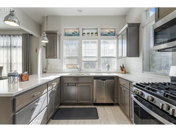 $569,000 | 30778 Southwest Fir Avenue, Wilsonville, OR 97070