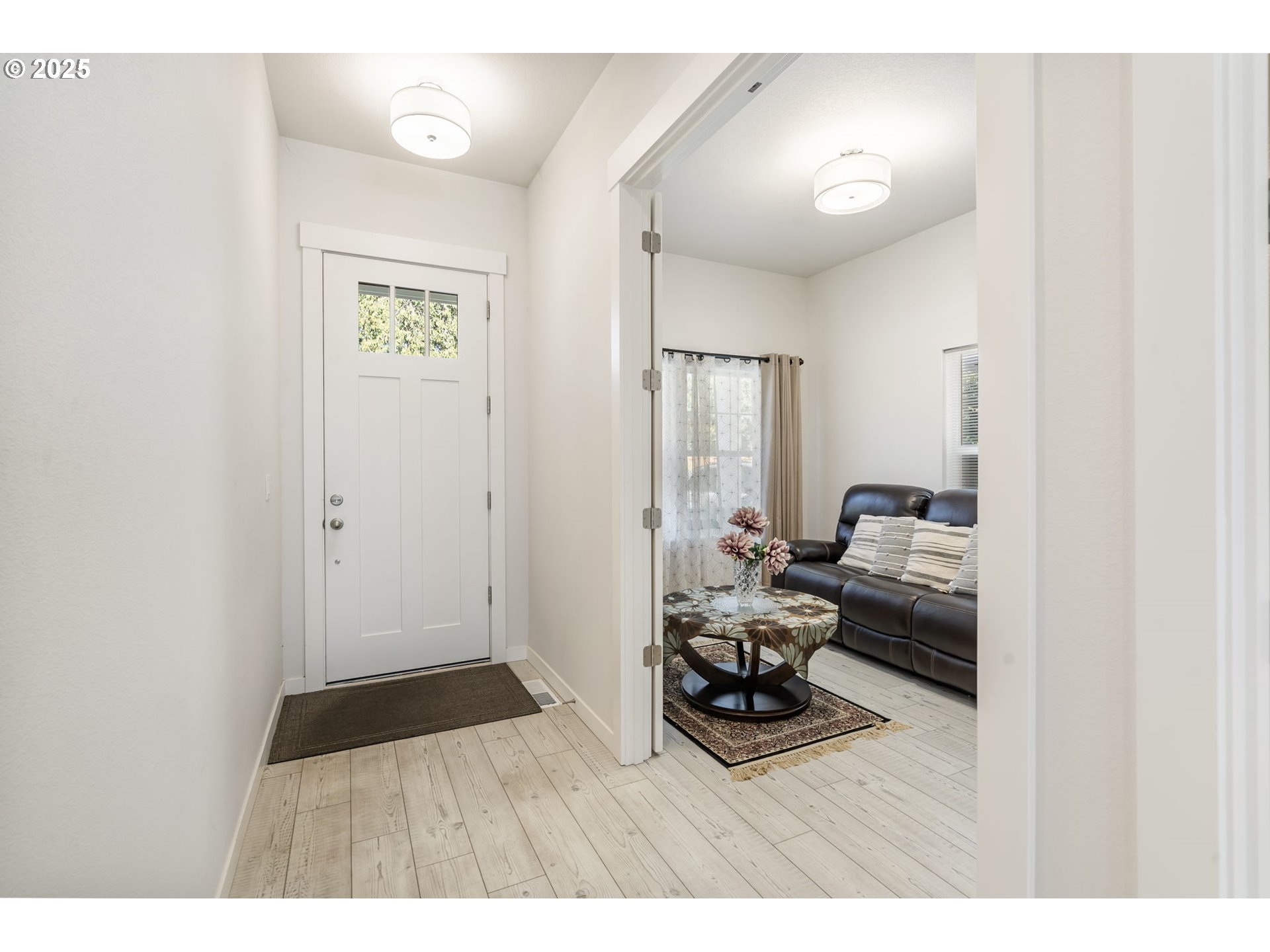 30778 Southwest Fir Avenue Wilsonville, OR 97070 - Photo 5 of 46