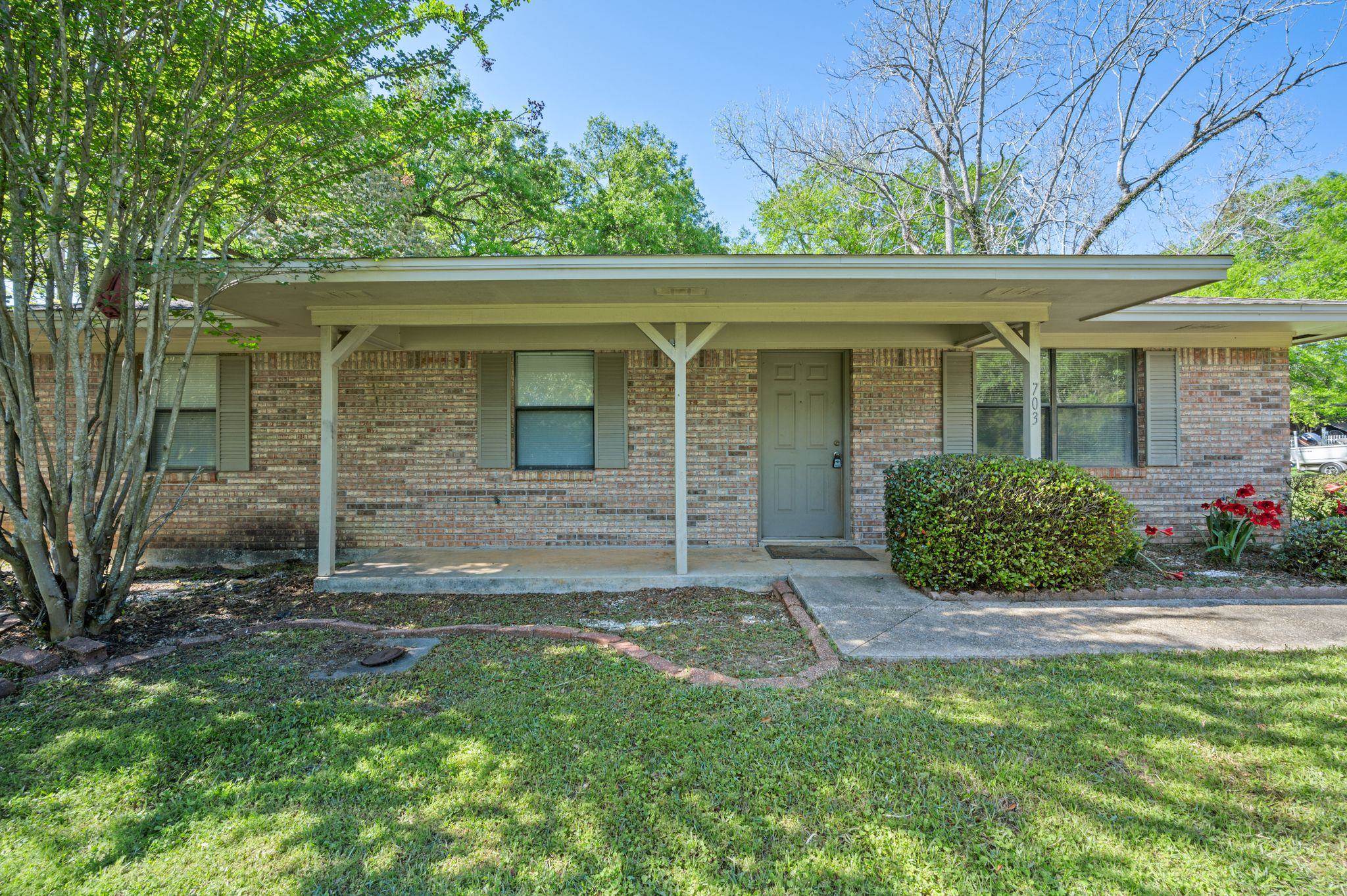 703 East 4th Street Bay Minette, AL 36507 - Photo 1 of 18 Front Of Structure