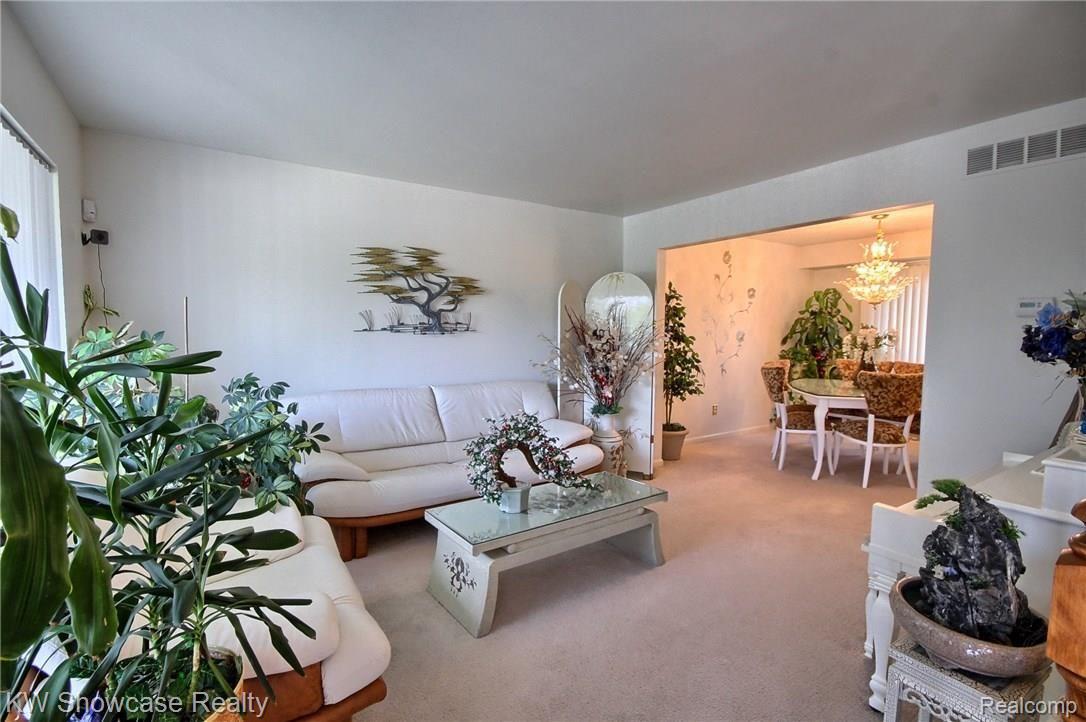 3380 Riverside Drive Canton, MI 48188 - Photo 14 of 31 Living_Room.jpg