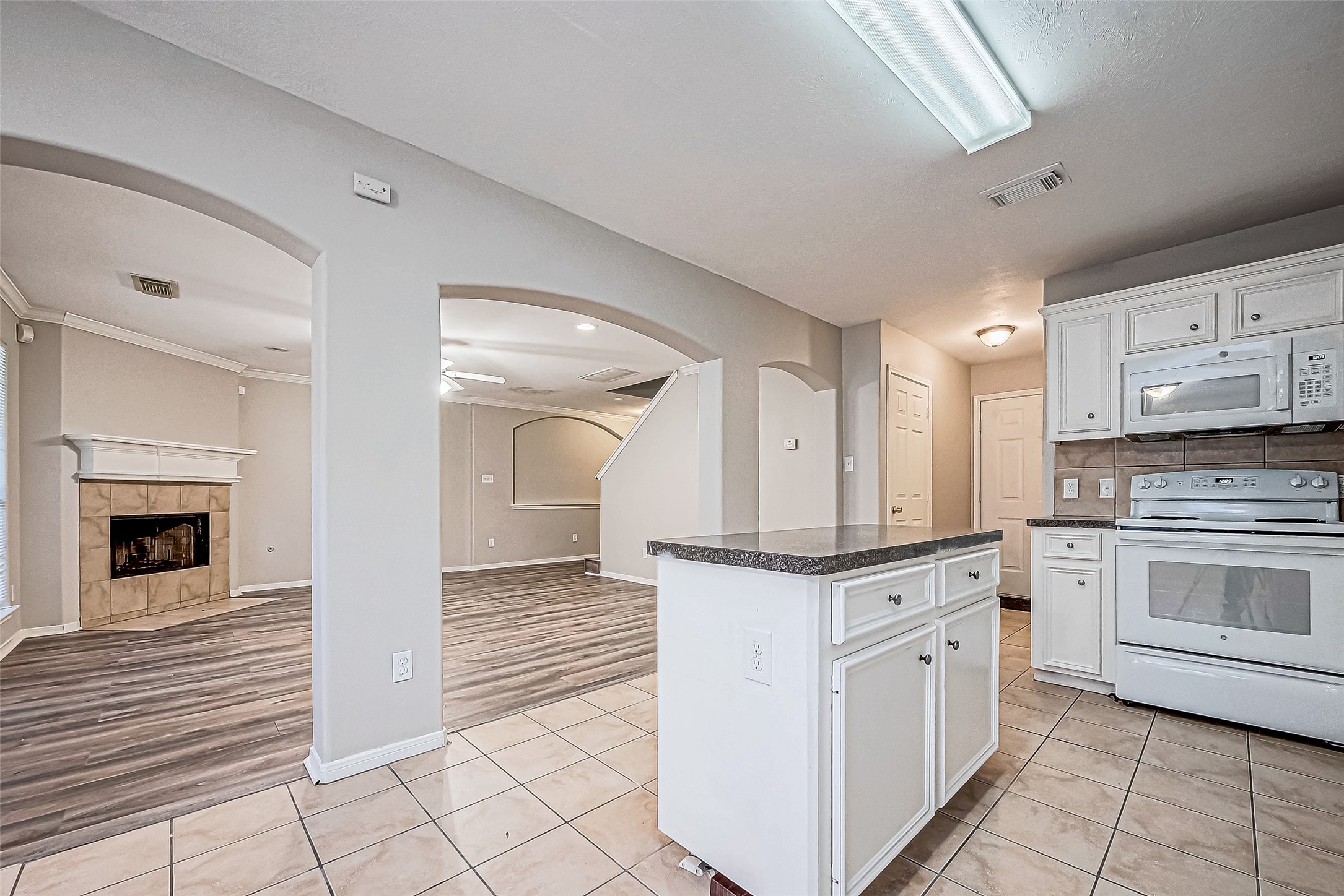 10043 Morocco Road Houston, TX 77041 - Photo 11 of 48
