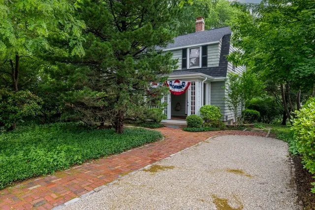 $958,500 | 1437 Massachusetts Avenue, Lexington, MA 02420