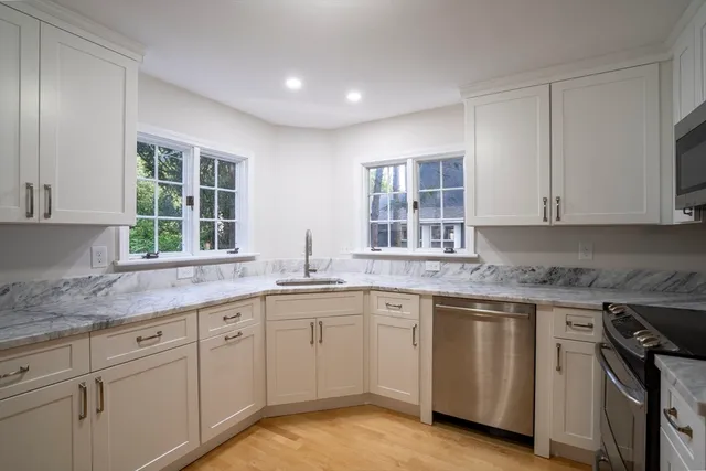 $958,500 | 1437 Massachusetts Avenue, Lexington, MA 02420