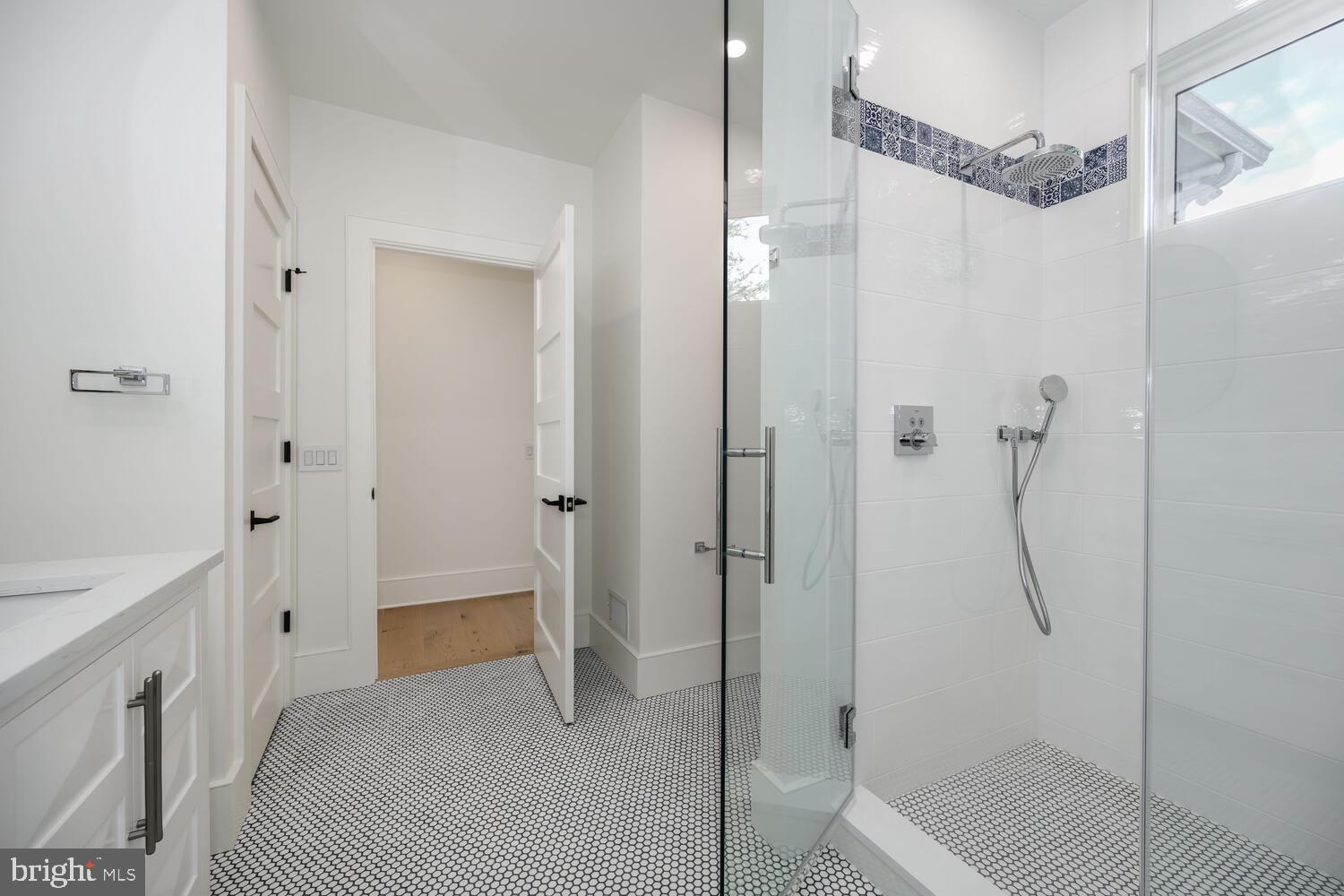 21485 Island Club Road Tilghman, MD 21671 - Photo 35 of 83 a bathroom with a shower