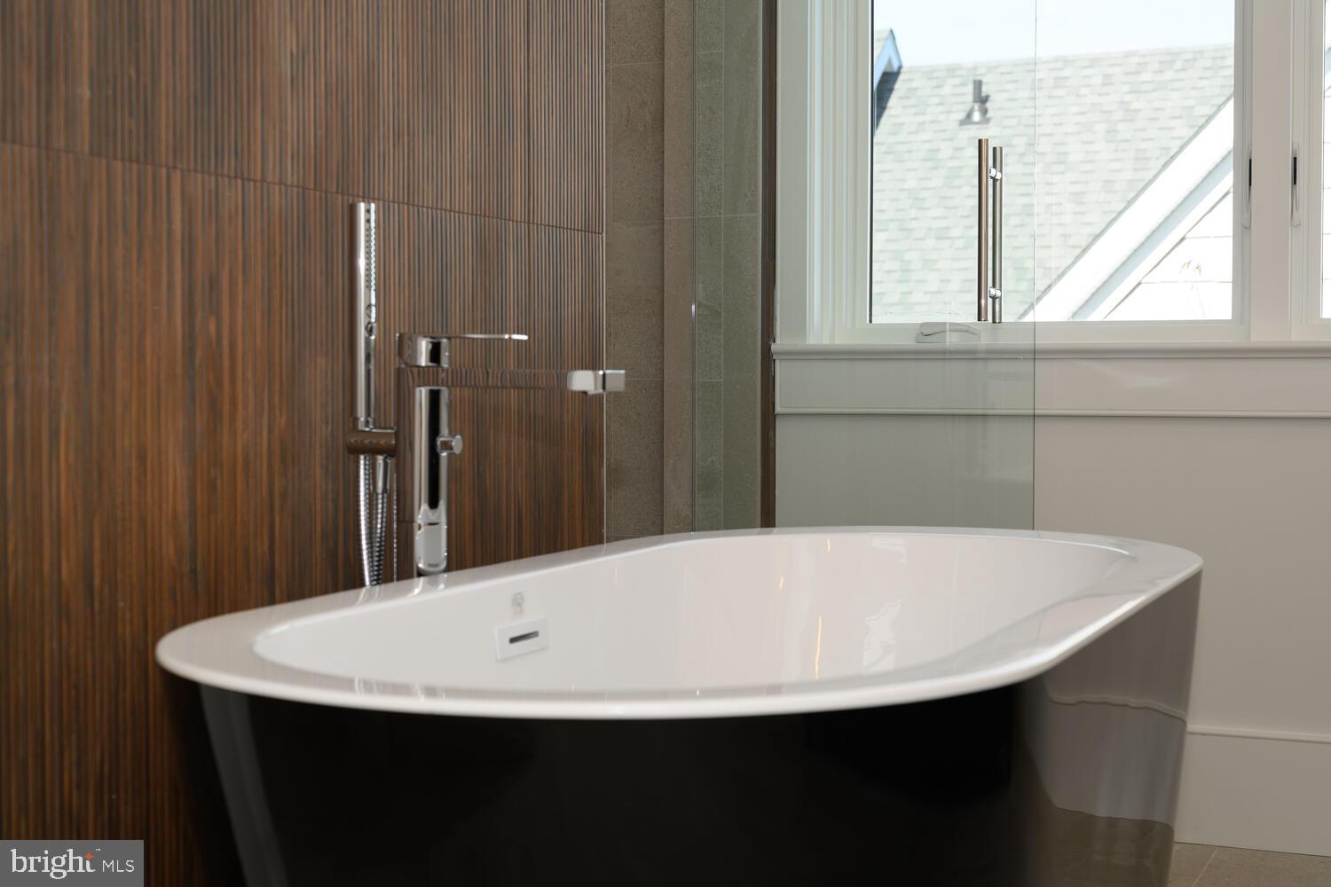 21485 Island Club Road Tilghman, MD 21671 - Photo 54 of 83 Second Floor, Second Primary Suite Baqth