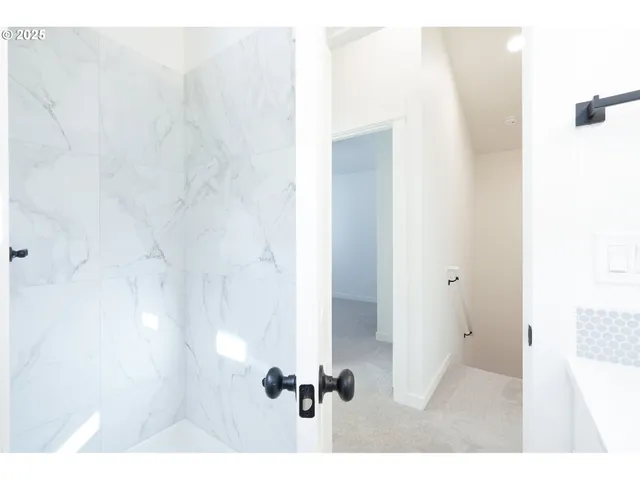 a picture of a bathroom