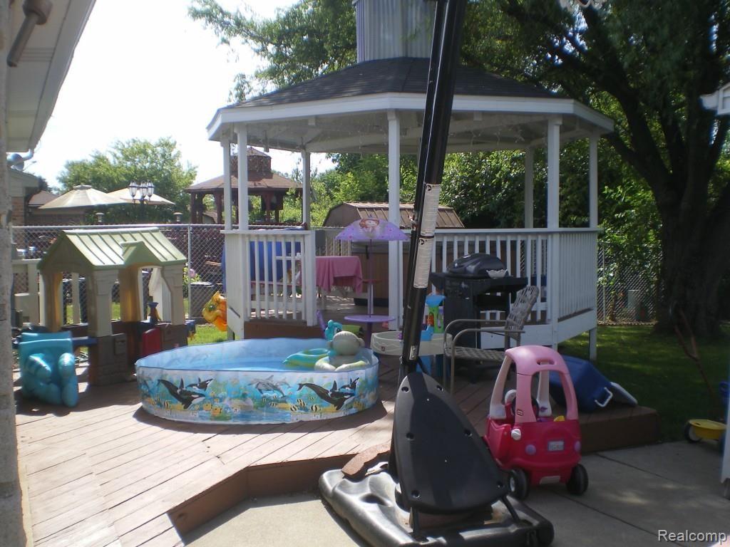23921 Cedar Ridge Drive Romulus, MI 48174 - Photo 16 of 20 IMGP0004.jpg