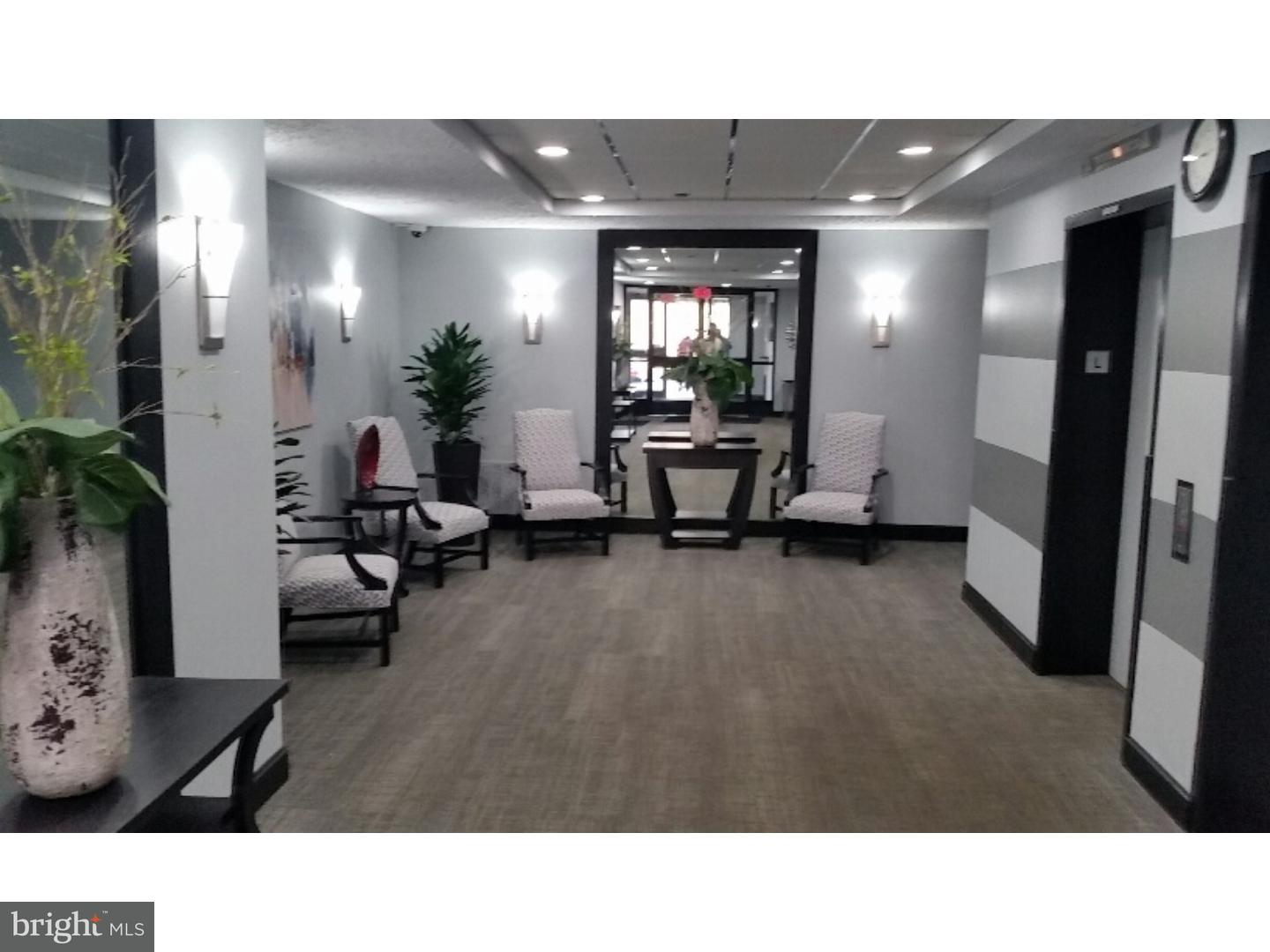 700 Avondale Road, Unit 7E Wallingford, PA 19086 - Photo 1 of 22 Foyer