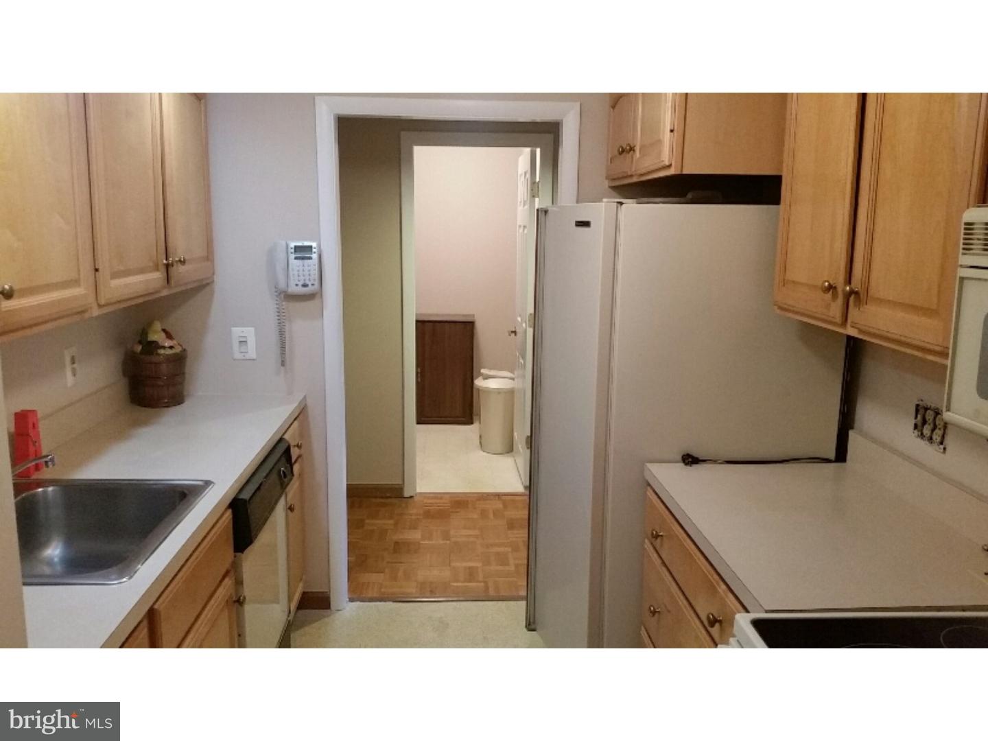 700 Avondale Road, Unit 7E Wallingford, PA 19086 - Photo 16 of 22 Kitchen