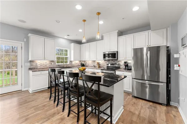 $390,000 | 1203 Pointe View Drive, Mars, PA 16046