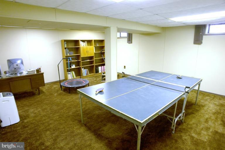 20700 Bell Bluff Road Gaithersburg, MD 20882 - Photo 22 of 30 Recreation room