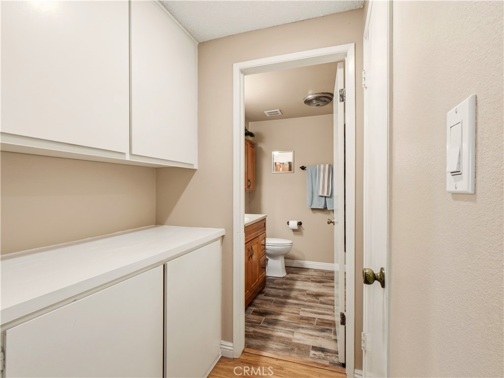 19401 Oak Crossing Road Newhall, CA 91321 - Photo 17 of 47