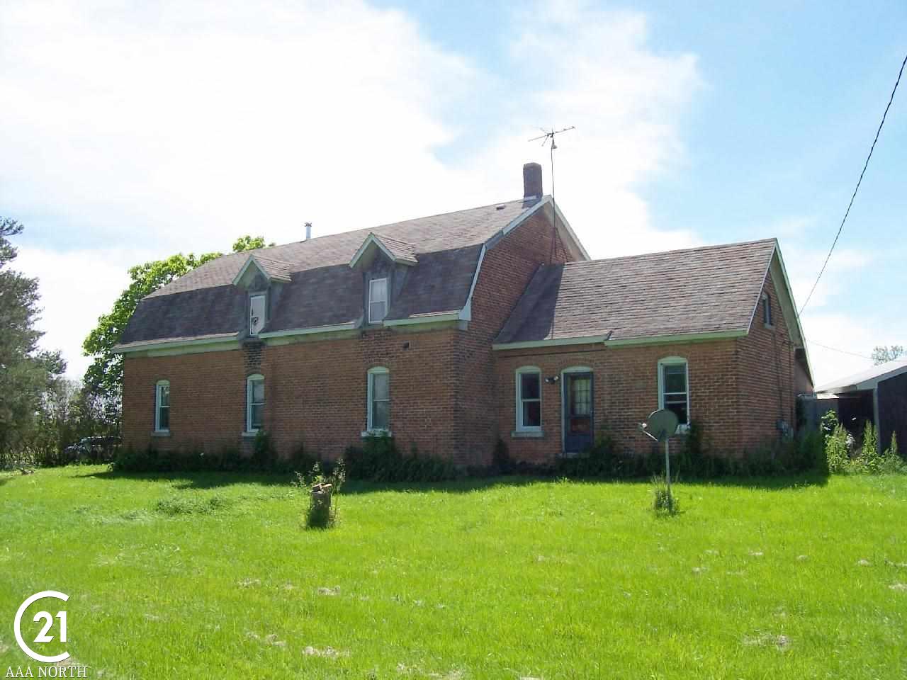 12380 Bryce Road Emmett, MI 48022 - Photo 5 of 31