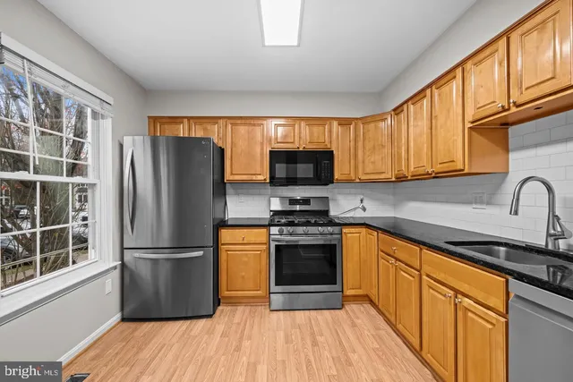 $2,950 | 3321 Buckeye Lane, Fairfax, VA 22033