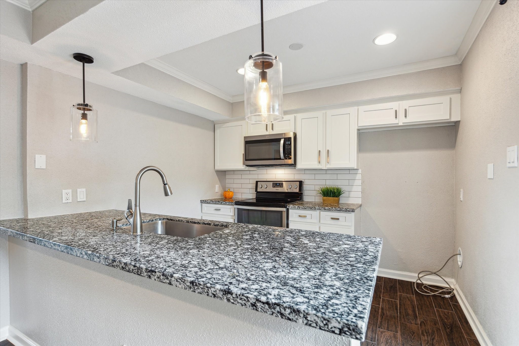 1428 Silverpines Road, Unit 428 Houston, TX 77062 - Photo 7 of 19 Another view of the kitchen.