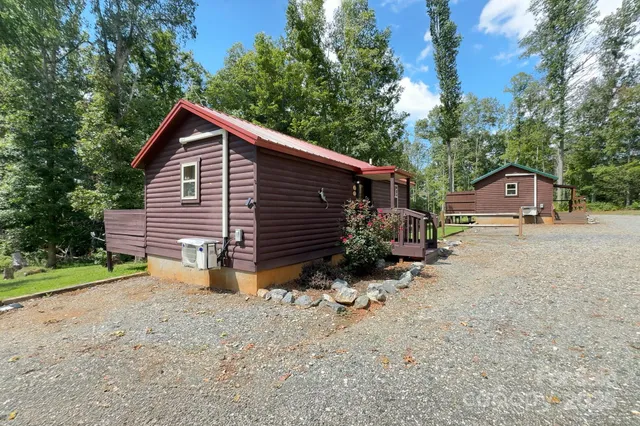 $2,400,000 | 127 Deer Hl Lane, Weaverville, NC 28787