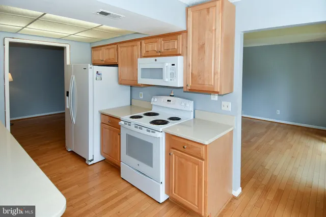 $2,600 | 15311 Beaverbrook Court, Unit 902E, Silver Spring, MD 20906