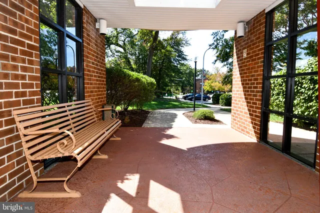 $2,600 | 15311 Beaverbrook Court, Unit 902E, Silver Spring, MD 20906