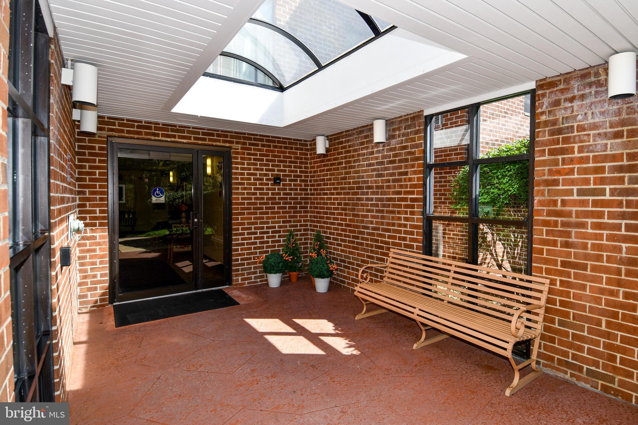 15311 Beaverbrook Court, Unit 902E Silver Spring, MD 20906 - Photo 5 of 36