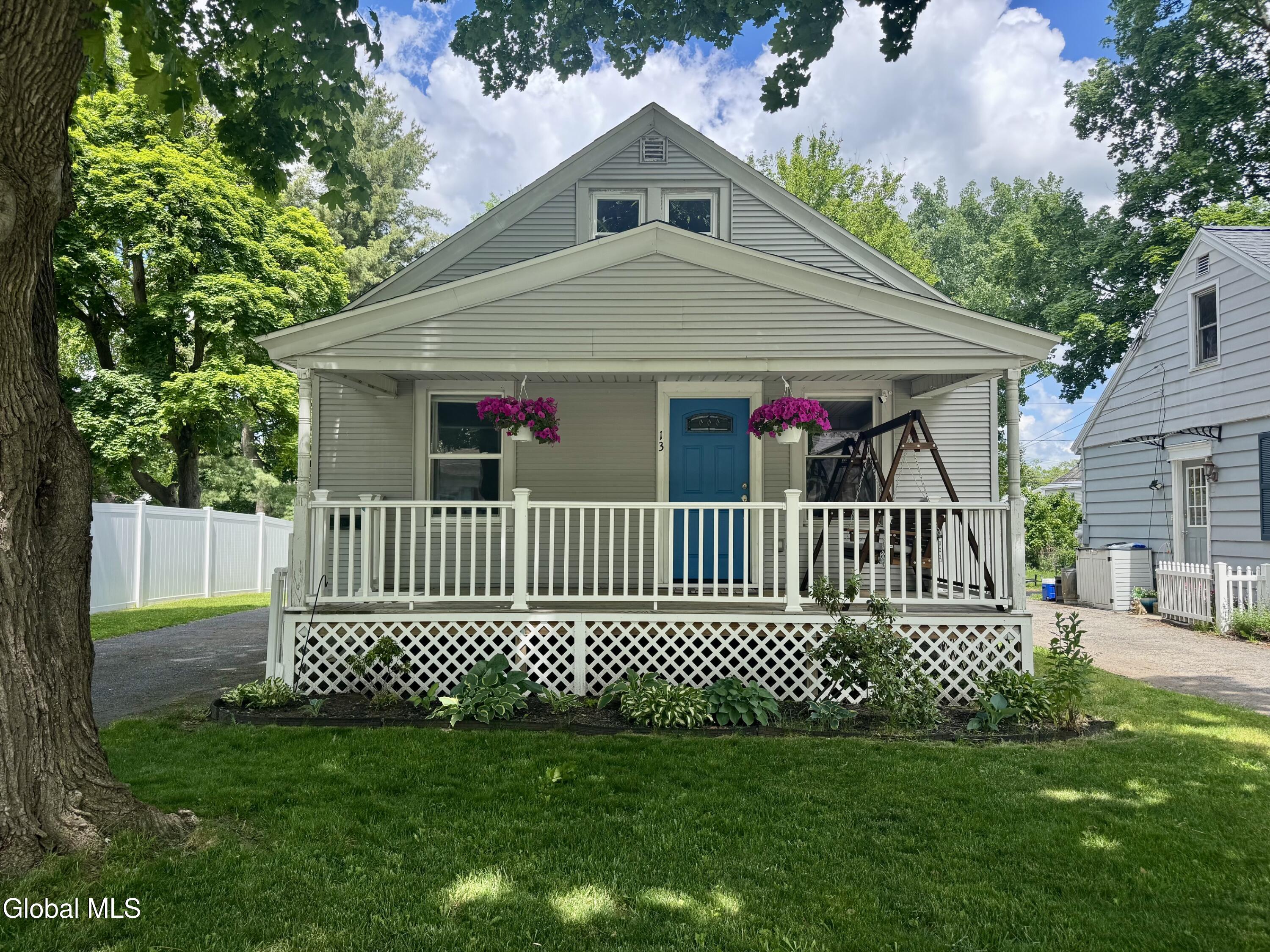 13 Knickerbocker Road Scotia, NY 12302 - Photo 1 of 23 13 Knickerbocker
