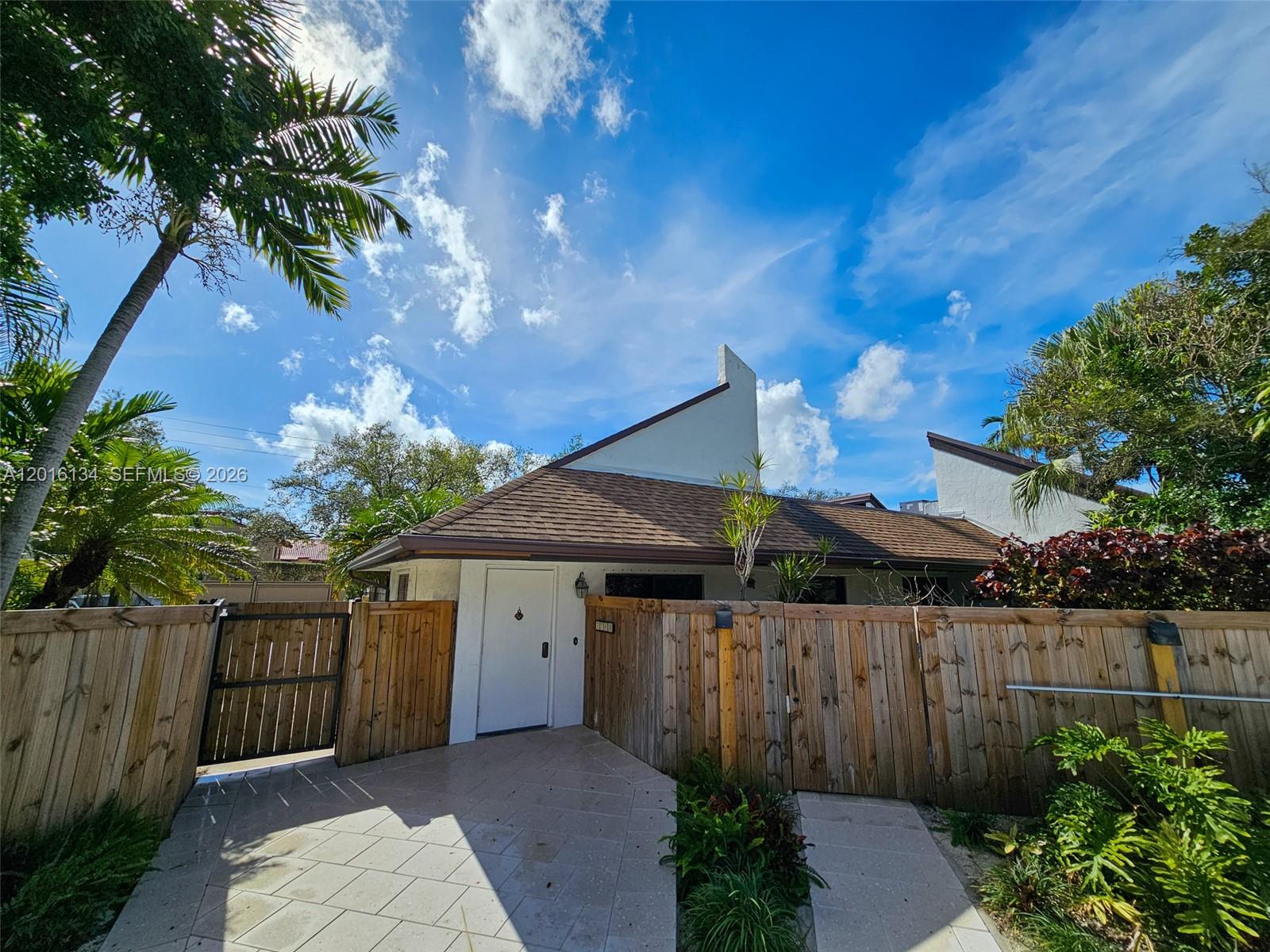7749 Southwest 100th Street, Unit 33 Miami, FL 33156 - Photo 1 of 16