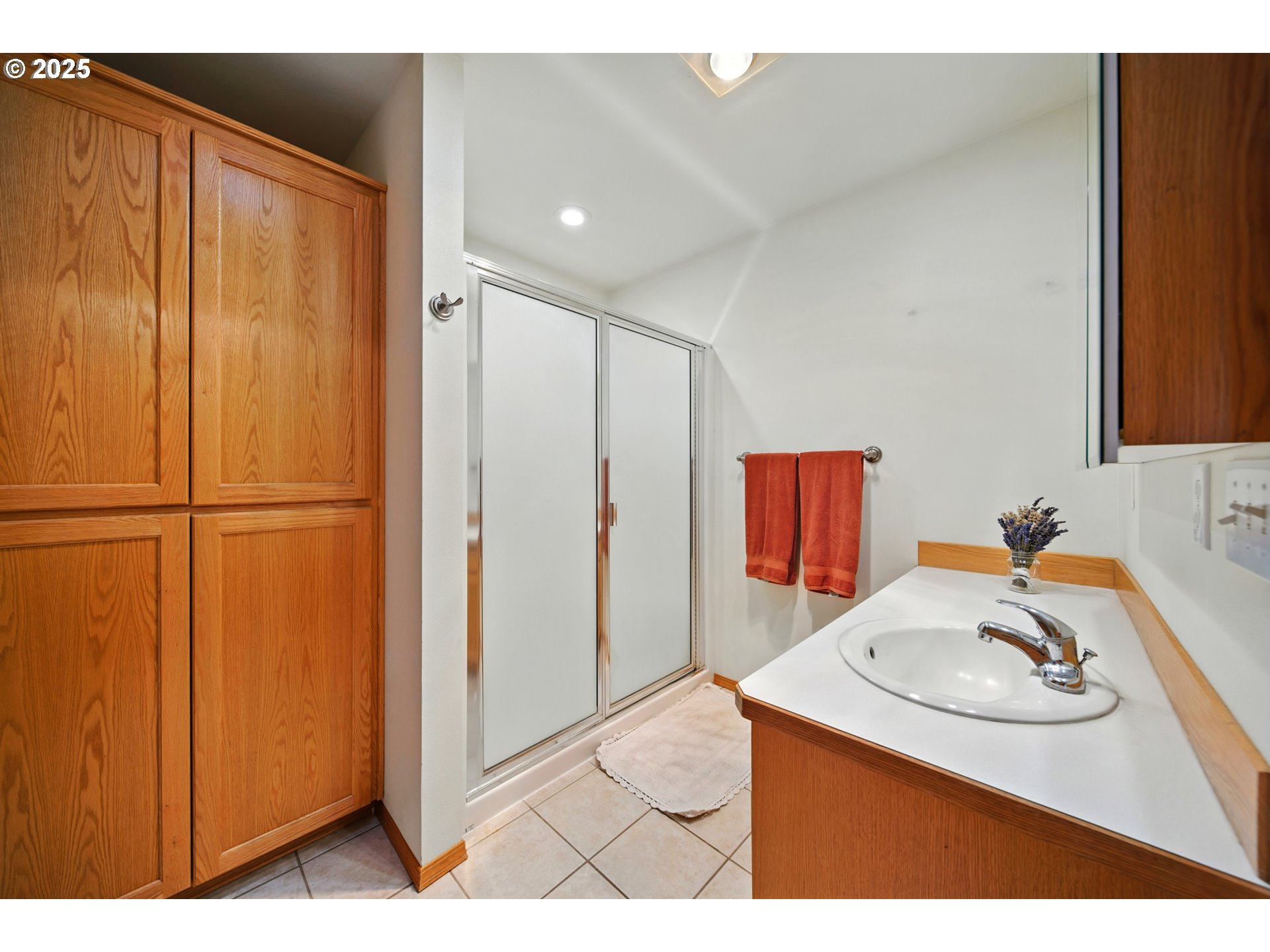 257 West Lincoln Street Athena, OR 97813 - Photo 22 of 37 a bathroom with a sink and a mirror