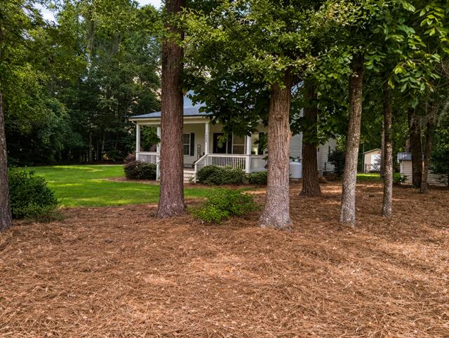 1722 Kenwood Road Manning, SC 29102 - Photo 2 of 15 22F69BD4-C8BA-40D3-A014-E11CAA95A727
