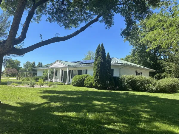 $199,900 | 126 Sun Street, Cabery, IL 60919