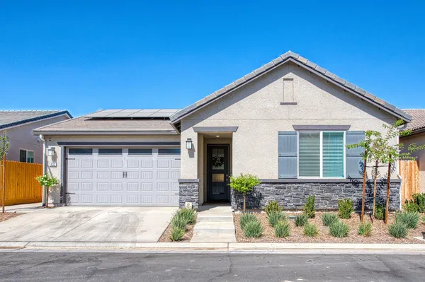 $564,900 | 1523 Bloom Lane, Clovis, CA 93619