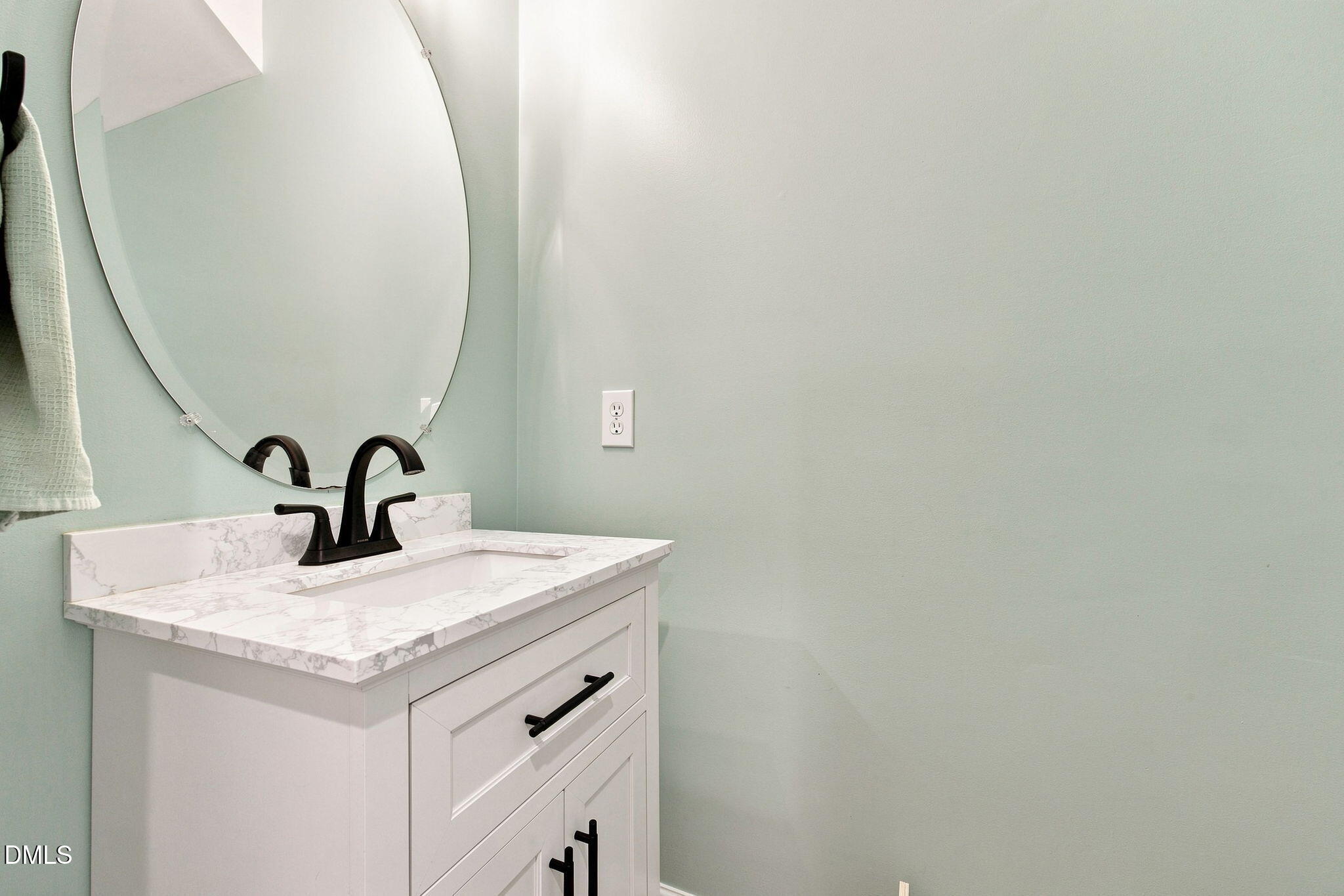 203 Ashton Hall Lane Raleigh, NC 27609 - Photo 14 of 50 26-web-or-mls-IMG_4282_edit