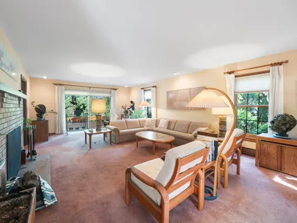 $799,000 | 912 Burnham Court, Glenview, IL 60025