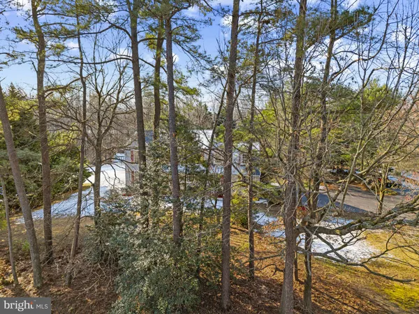 $640,000 | 7742 Lake Shore Drive, Owings, MD 20736