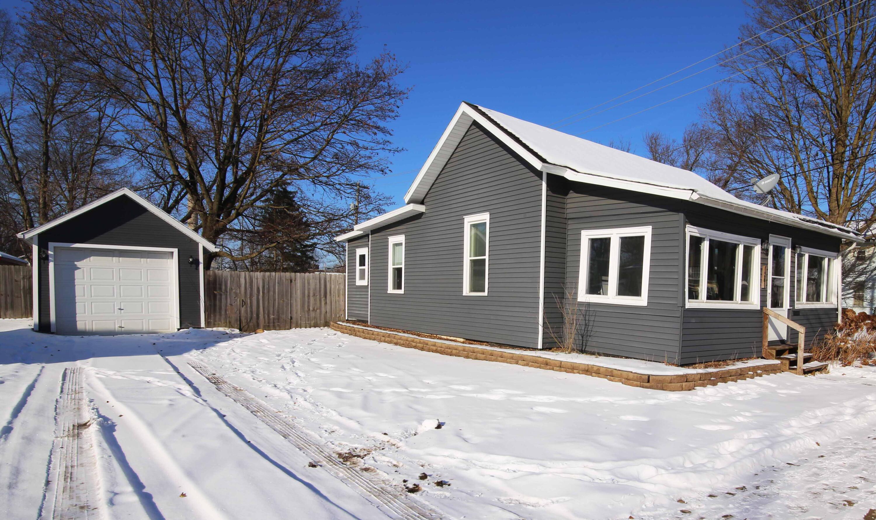 1201 5th Street Three Rivers, MI 49093 - Photo 1 of 43 IMG_1611cropped
