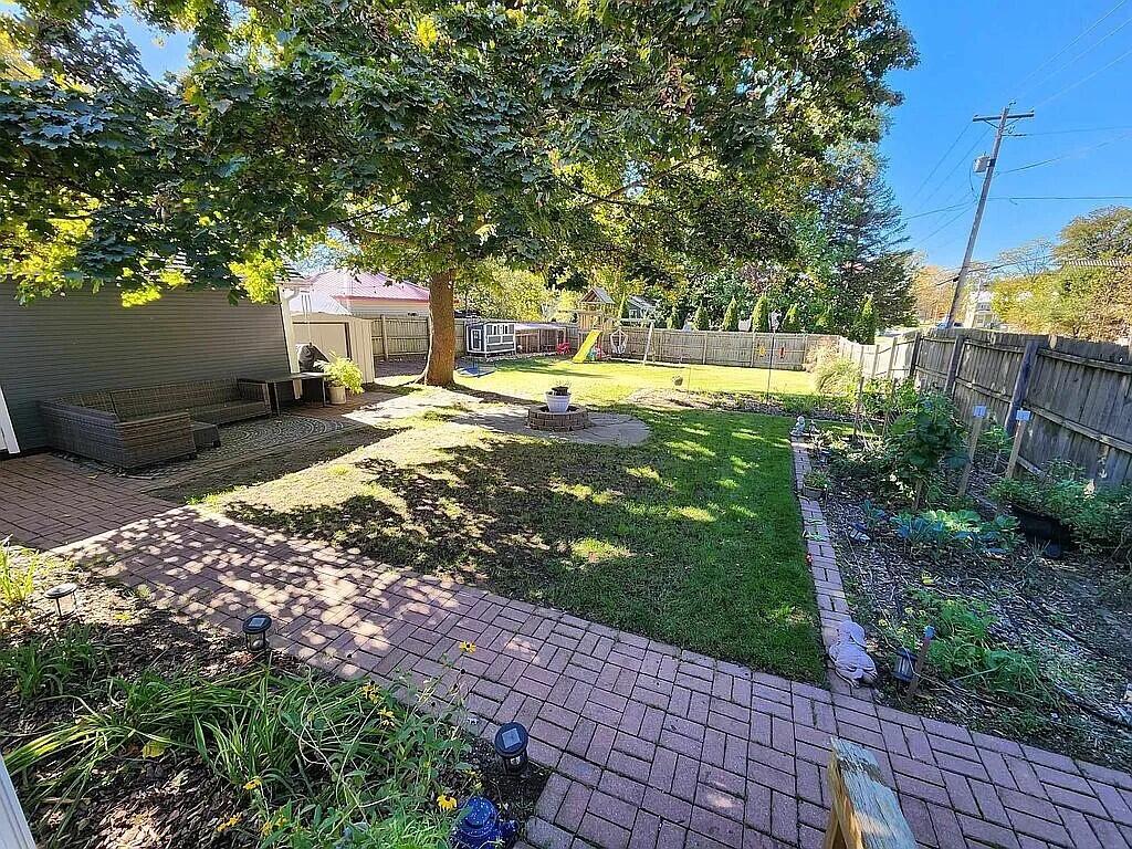 1201 5th Street Three Rivers, MI 49093 - Photo 5 of 43 fifth back yard