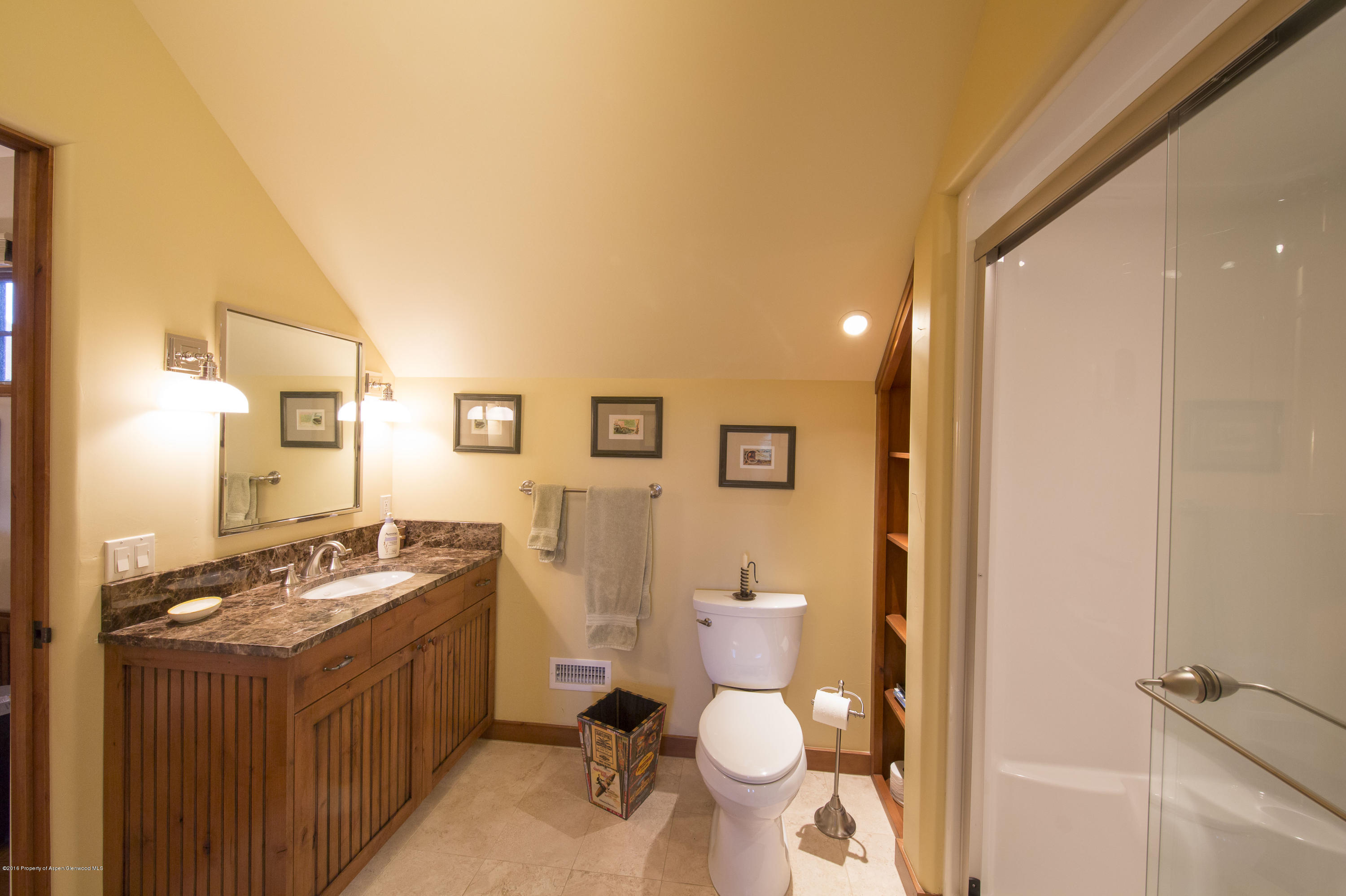 722 Perry Ridge Carbondale, CO 81623 - Photo 27 of 33 2nd bath