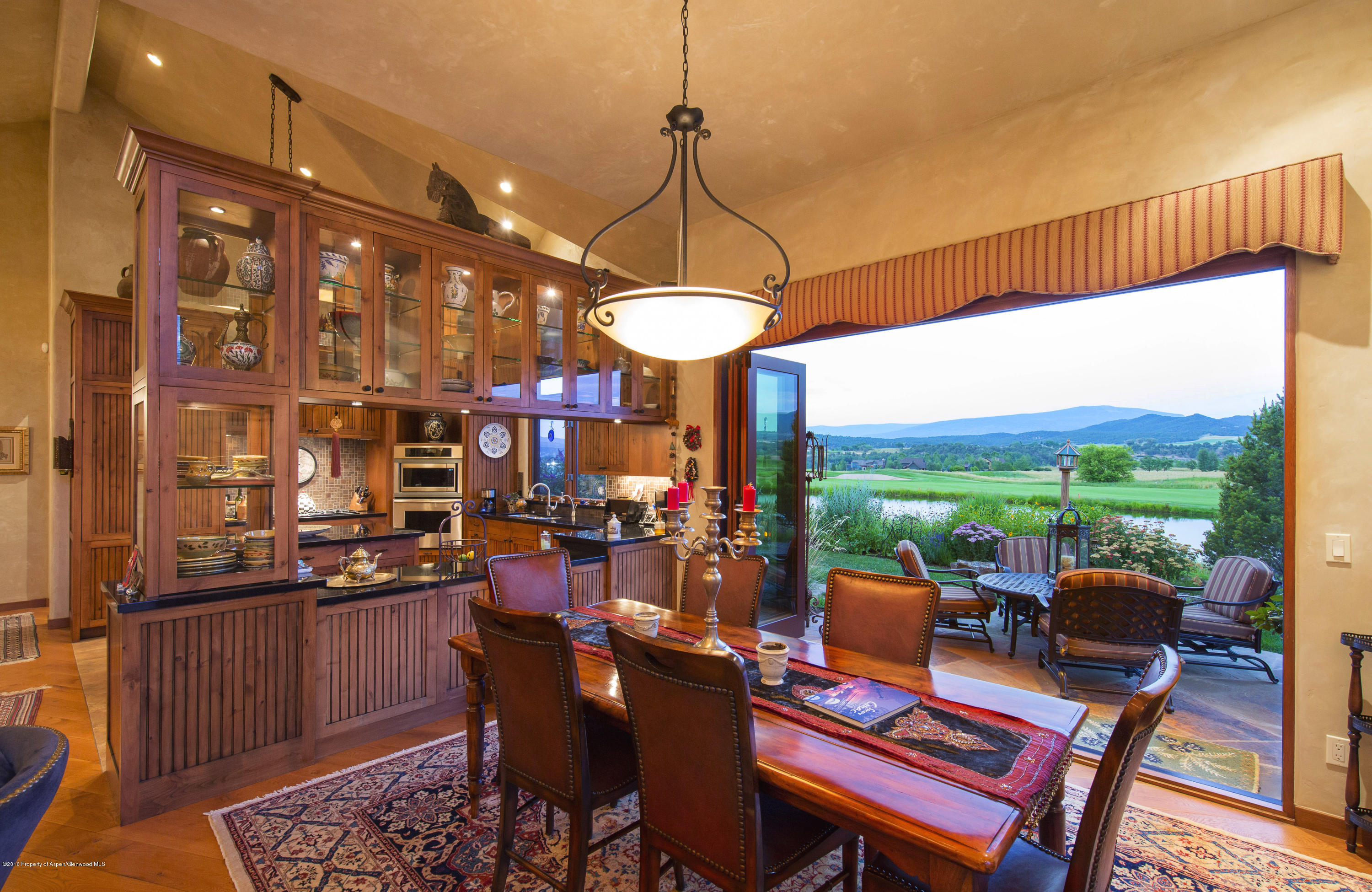 Dining into kitchen