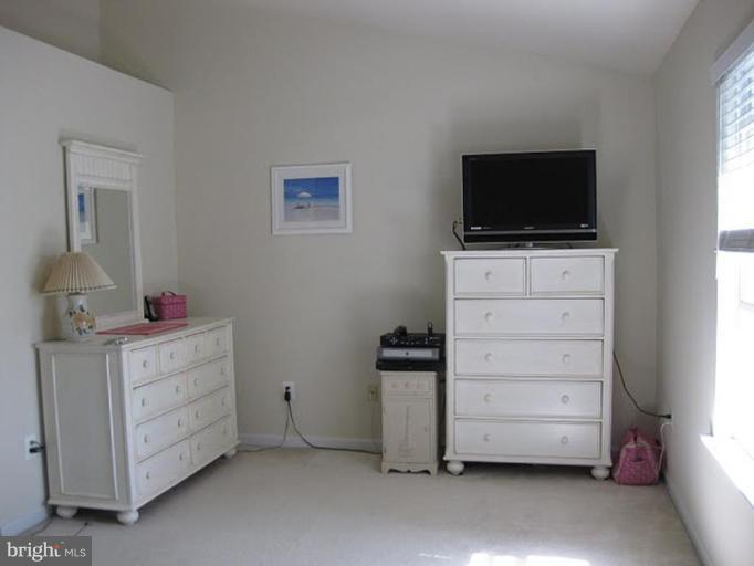 279 Braxton Way Edgewater, MD 21037 - Photo 13 of 27 Master Bedroom