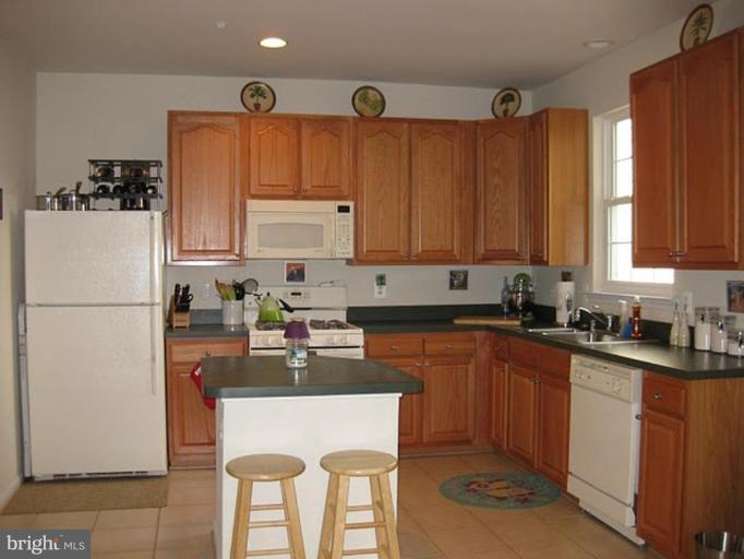 279 Braxton Way Edgewater, MD 21037 - Photo 3 of 27 Kitchen