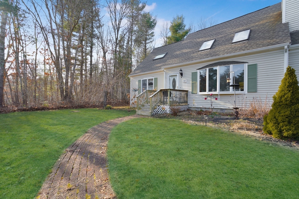 7 Bow Drive Acushnet, MA 02743 - Photo 4 of 42 a front view of house with yard and green space