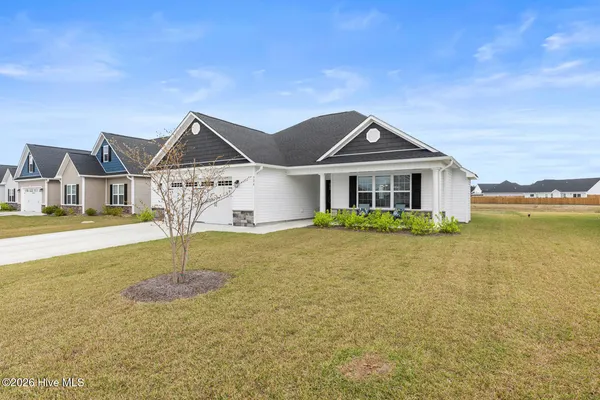 $2,100 | 924 Uplands Lane, Jacksonville, NC 28546