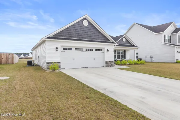 $2,100 | 924 Uplands Lane, Jacksonville, NC 28546