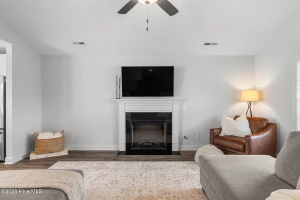 $2,100 | 924 Uplands Lane, Jacksonville, NC 28546