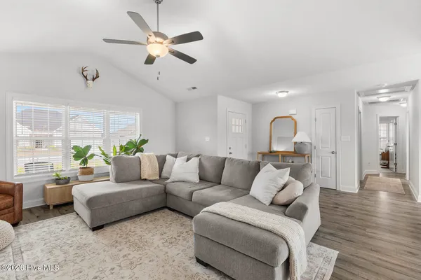 $2,100 | 924 Uplands Lane, Jacksonville, NC 28546