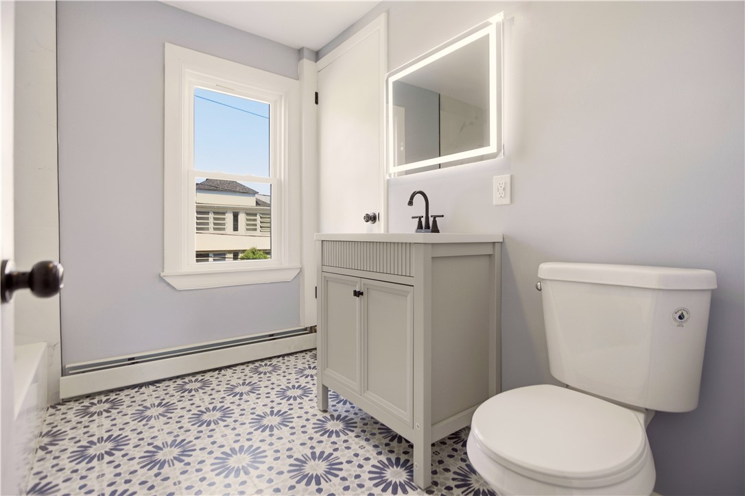 18 Harding Avenue Cranston, RI 02905 - Photo 17 of 33