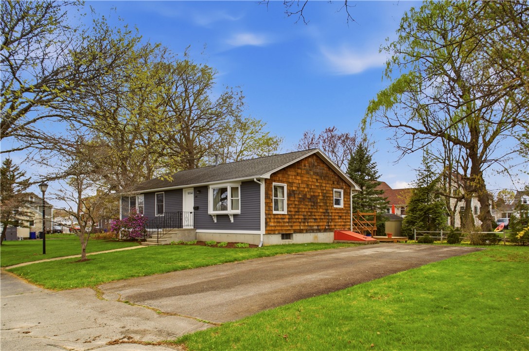 5 St Mary’s Way Warren, RI 02885 - Photo 3 of 38