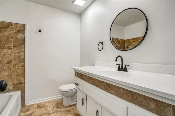 $160,000 | 13908 Dundee Circle, Grandview, MO 64030