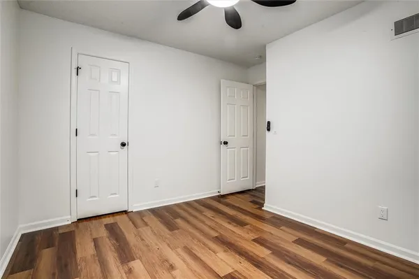 $160,000 | 13908 Dundee Circle, Grandview, MO 64030
